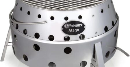 Petromax Atago Grill - Tischgrill für den Einsatz beim Camping, im Garten oder Balkon - ideal zum Grillen, als Ofen oder Feuerschale - Picknick Grill mit Kohle- und Grillrost - Edelstahl