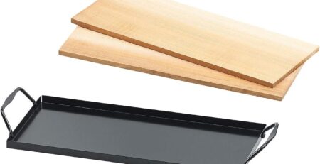 Rosenstein & Söhne Zedernholzbrett: 2 Zedernholz-Grillbretter für Holzkohle- & Gasgrills, mit Metallrahmen (Grill-Zubehör, Grillbretter Zeder, Grillplatten)